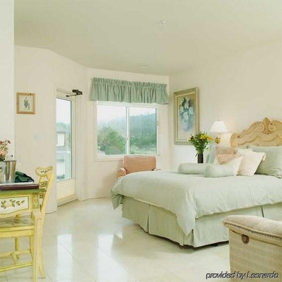 The Oceanfront Stay On Miramarbeach Hmb El Granada Pokoj fotografie
