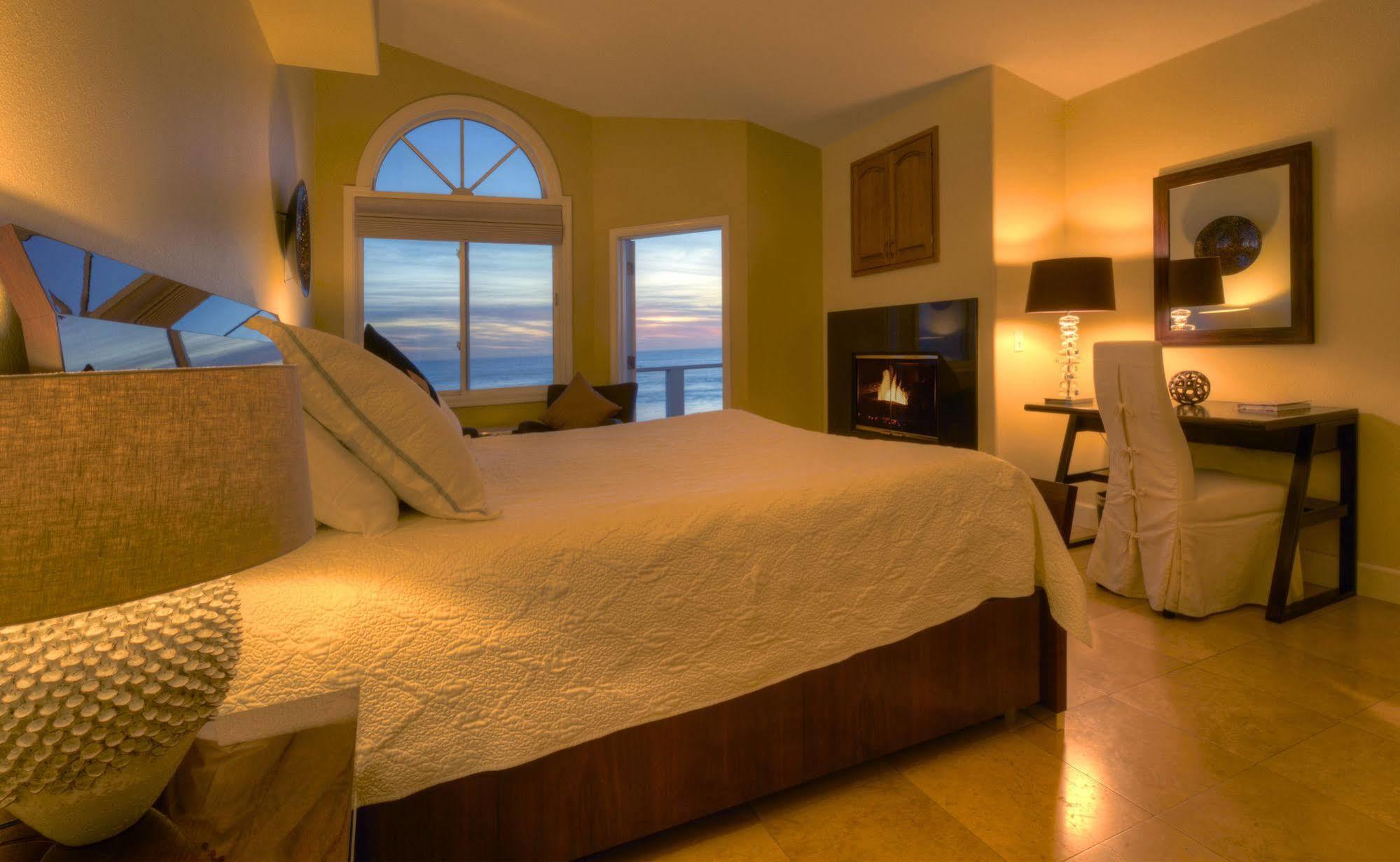The Oceanfront Stay On Miramarbeach Hmb El Granada Exteriér fotografie